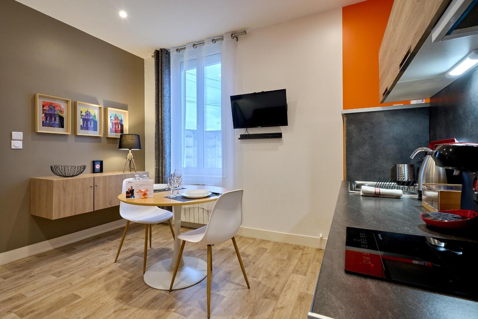 Le Faidherbe Style Appart' Hotel - Wifi Gratuit - Parking Gratuit Calme Et Lumineux Nevers Buitenkant foto
